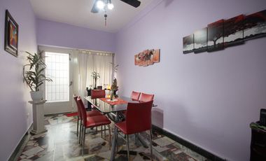 VENTA CASA 4 AMB QUINCHO COCHERA GALPON FLORES