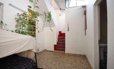 VENTA CASA 4 AMB QUINCHO COCHERA GALPON FLORES