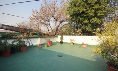 VENTA CASA 4 AMB QUINCHO COCHERA GALPON FLORES