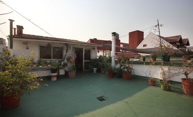 VENTA CASA 4 AMB QUINCHO COCHERA GALPON FLORES