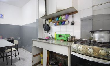 VENTA CASA 4 AMB QUINCHO COCHERA GALPON FLORES