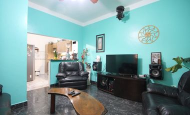 VENTA CASA 4 AMB QUINCHO COCHERA GALPON FLORES