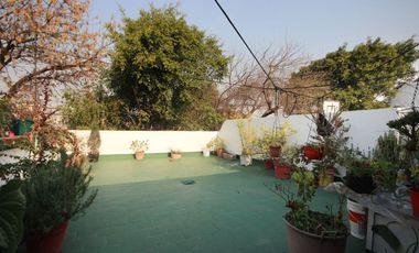 VENTA CASA 4 AMB QUINCHO COCHERA GALPON FLORES
