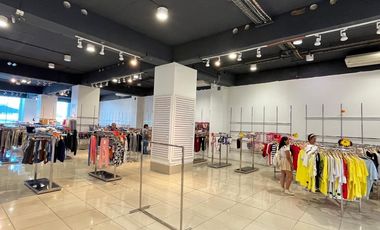 SE VENDE EDIFICIO COMERCIAL 4 PISOS - 1 SUR