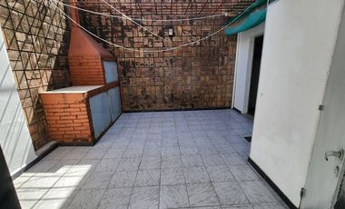 HERMOSA CASA ESQUINA 3 DORM EN B° YAPEYU