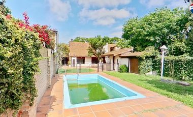 VENTA CASA CON PILETA BURZACO APTO CREDITO