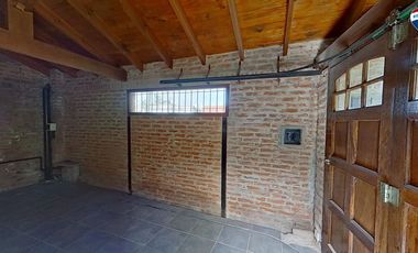 VENTA CASA CON PILETA BURZACO APTO CREDITO