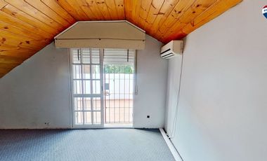 VENTA CASA CON PILETA BURZACO APTO CREDITO
