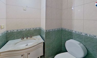 VENTA CASA CON PILETA BURZACO APTO CREDITO