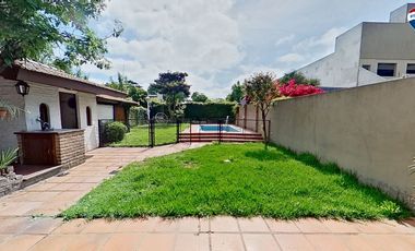 VENTA CASA CON PILETA BURZACO APTO CREDITO