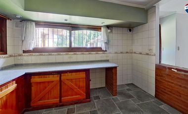 VENTA CASA CON PILETA BURZACO APTO CREDITO