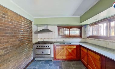 VENTA CASA CON PILETA BURZACO APTO CREDITO