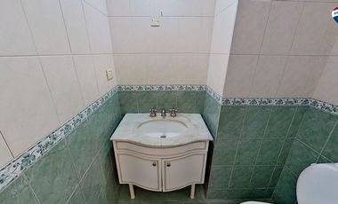 VENTA CASA CON PILETA BURZACO APTO CREDITO