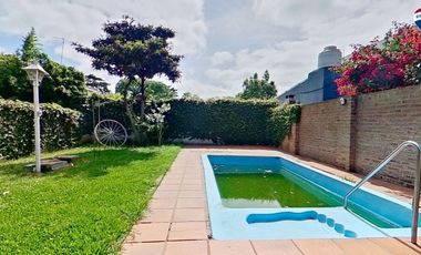 VENTA CASA CON PILETA BURZACO APTO CREDITO