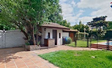 VENTA CASA CON PILETA BURZACO APTO CREDITO