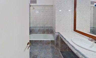 VENTA CASA CON PILETA BURZACO APTO CREDITO