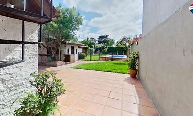 VENTA CASA CON PILETA BURZACO APTO CREDITO