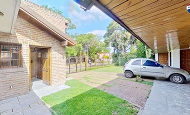 VENTA CASA CON PILETA BURZACO APTO CREDITO