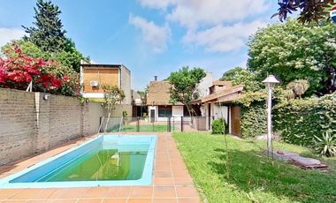 VENTA CASA CON PILETA BURZACO APTO CREDITO