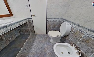 VENTA CASA CON PILETA BURZACO APTO CREDITO