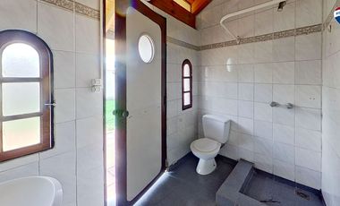 VENTA CASA CON PILETA BURZACO APTO CREDITO