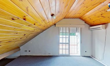 VENTA CASA CON PILETA BURZACO APTO CREDITO