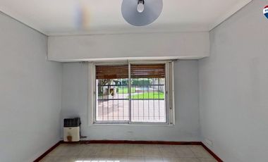 VENTA CASA CON PILETA BURZACO APTO CREDITO