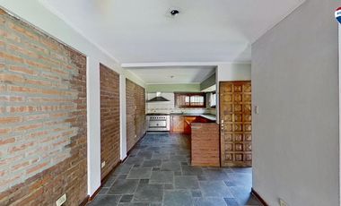 VENTA CASA CON PILETA BURZACO APTO CREDITO