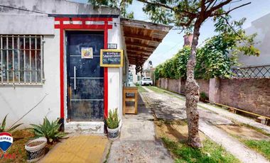 VENTA CASA 3 AMBIENTES, PATIO AMPLIO. BERAZATEGUI