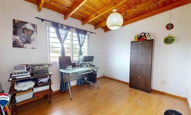 VENTA CASA 3 AMBIENTES, PATIO AMPLIO. BERAZATEGUI