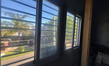 VENTA CASA 4 AMBIENTES. BERAZATEUI.