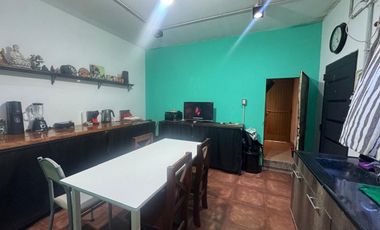 VENTA CASA 4 AMBIENTES. BERAZATEUI.