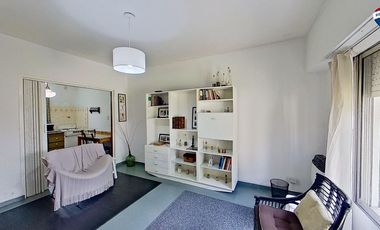VENTA CASAS FCIO VARELA CENTRO CON PILETA