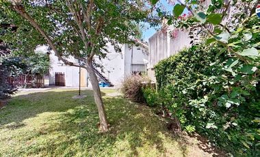 VENTA CASAS FCIO VARELA CENTRO CON PILETA