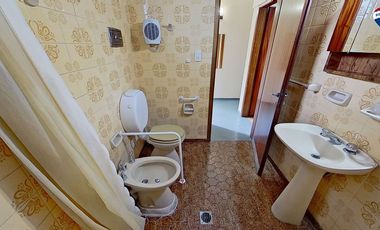 VENTA CASAS FCIO VARELA CENTRO CON PILETA