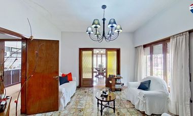 VENTA CASAS FCIO VARELA CENTRO CON PILETA