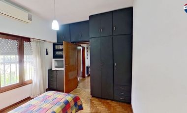 VENTA CASAS FCIO VARELA CENTRO CON PILETA