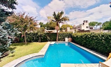 VENTA CASAS FCIO VARELA CENTRO CON PILETA