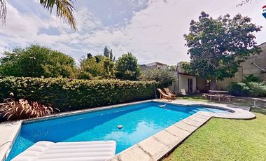 VENTA CASAS FCIO VARELA CENTRO CON PILETA