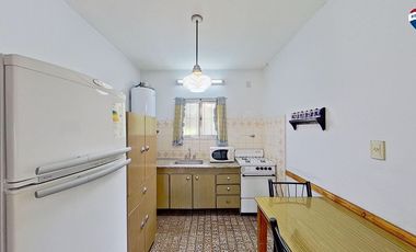 VENTA CASAS FCIO VARELA CENTRO CON PILETA