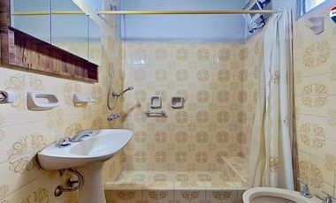 VENTA CASAS FCIO VARELA CENTRO CON PILETA