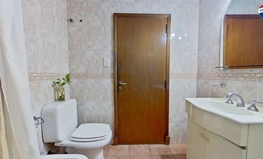 VENTA CASAS FCIO VARELA CENTRO CON PILETA