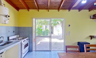 VENTA CASAS FCIO VARELA CENTRO CON PILETA