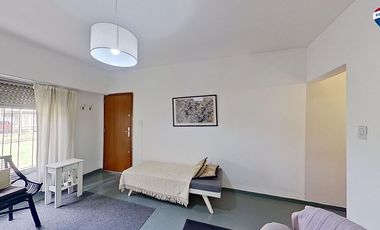 VENTA CASAS FCIO VARELA CENTRO CON PILETA