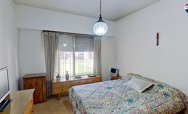 VENTA CASAS FCIO VARELA CENTRO CON PILETA