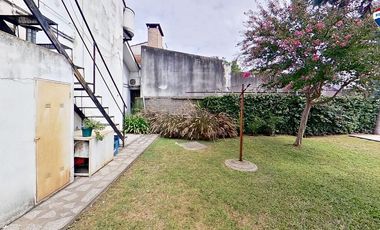 VENTA CASAS FCIO VARELA CENTRO CON PILETA