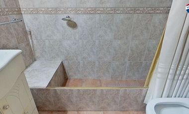 VENTA CASAS FCIO VARELA CENTRO CON PILETA