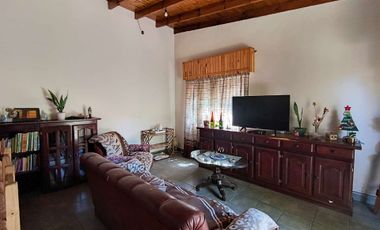 VENTA 3 CASAS EN AMPLIO LOTE