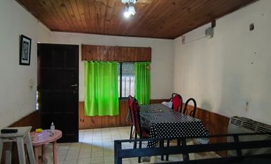 VENTA 3 CASAS EN AMPLIO LOTE