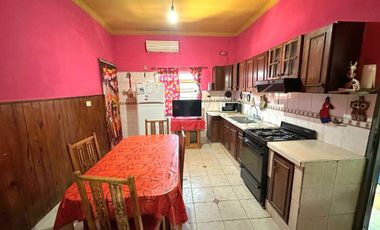 LOCALES CASA DEPARTAMENTOS VENTA O PERMUTA VARELA